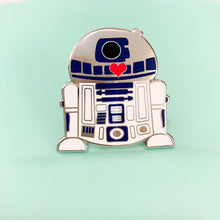 Load image into Gallery viewer, Silver Droid Heart Pin